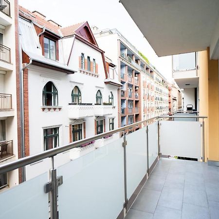 Vig Apartment - With Private Parking Budapesta Exterior foto
